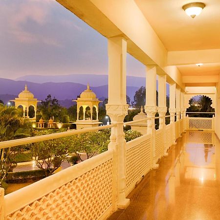 Hotel Club Mahindra Udaipur Esterno foto