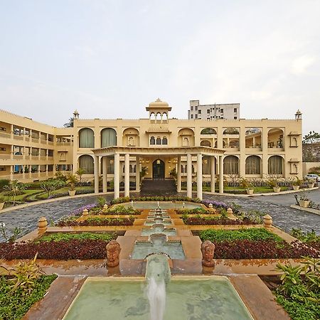 Hotel Club Mahindra Udaipur Esterno foto
