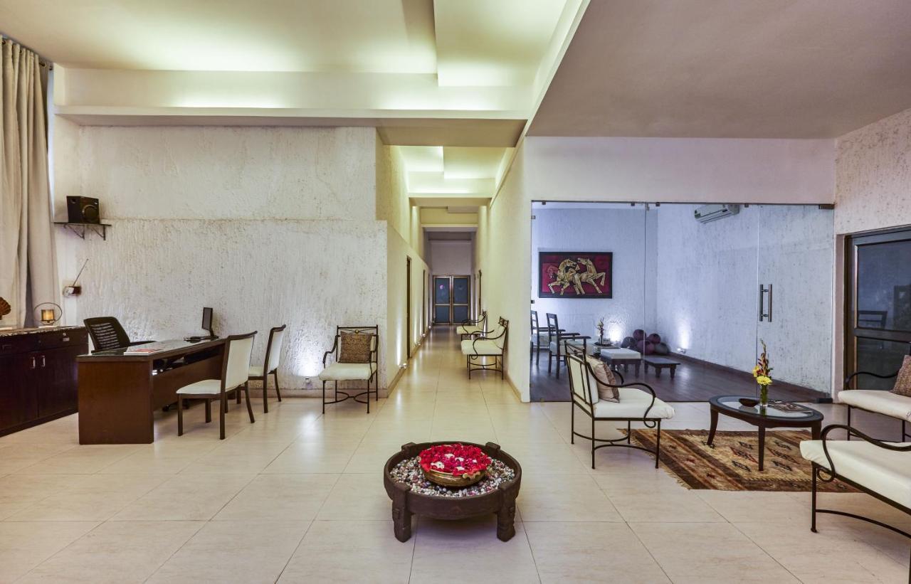 Hotel Club Mahindra Udaipur Esterno foto