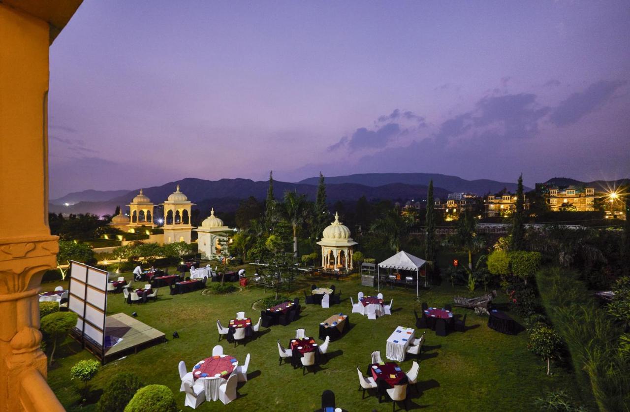 Hotel Club Mahindra Udaipur Esterno foto