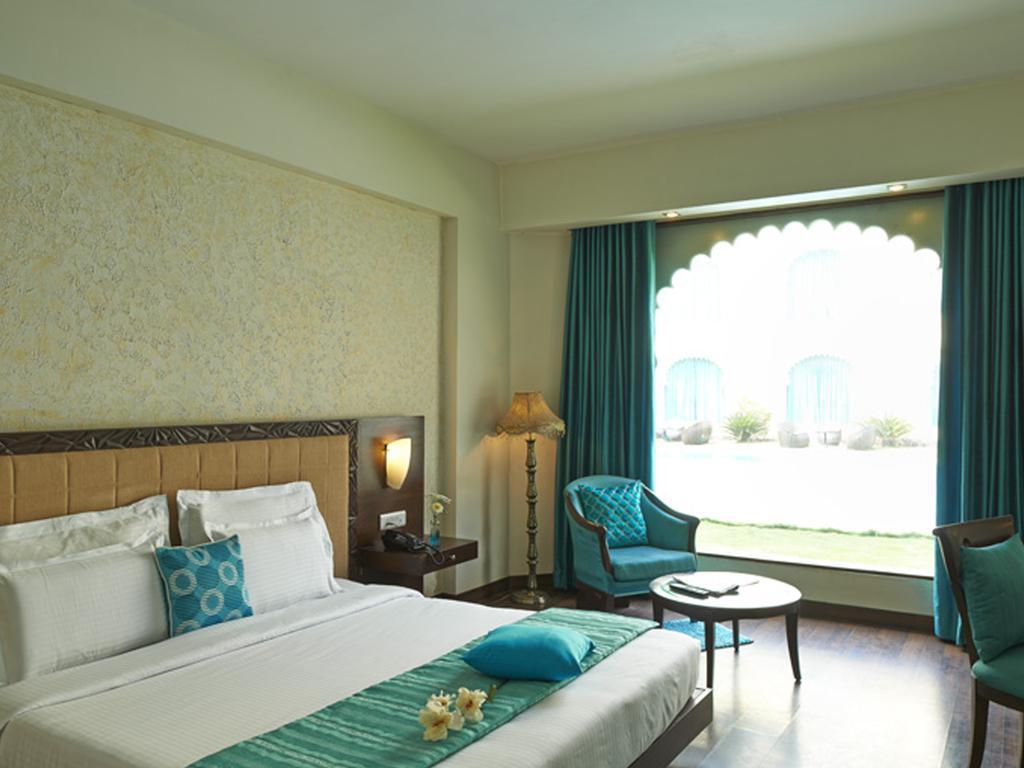 Hotel Club Mahindra Udaipur Esterno foto