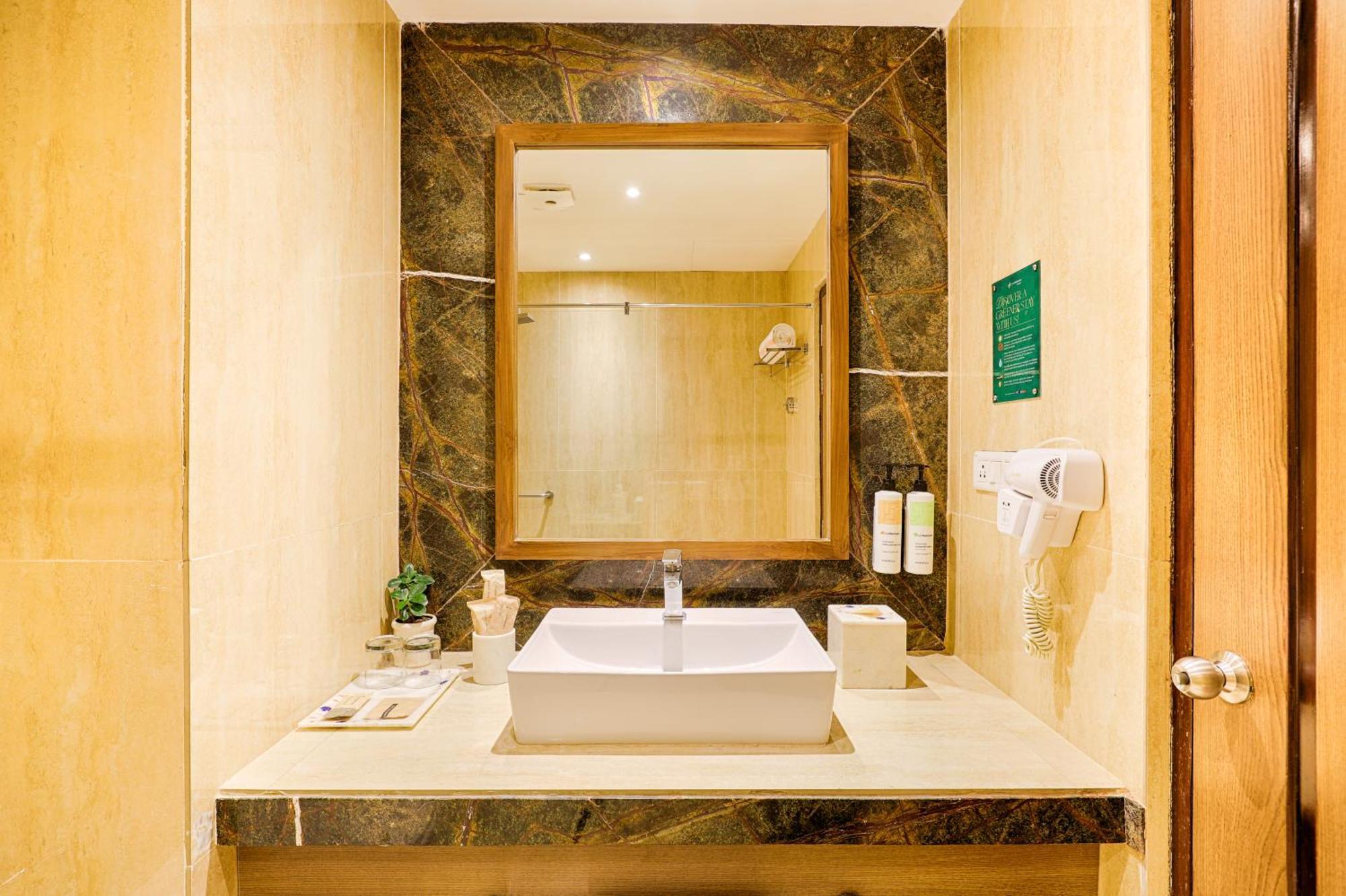 Hotel Club Mahindra Udaipur Esterno foto