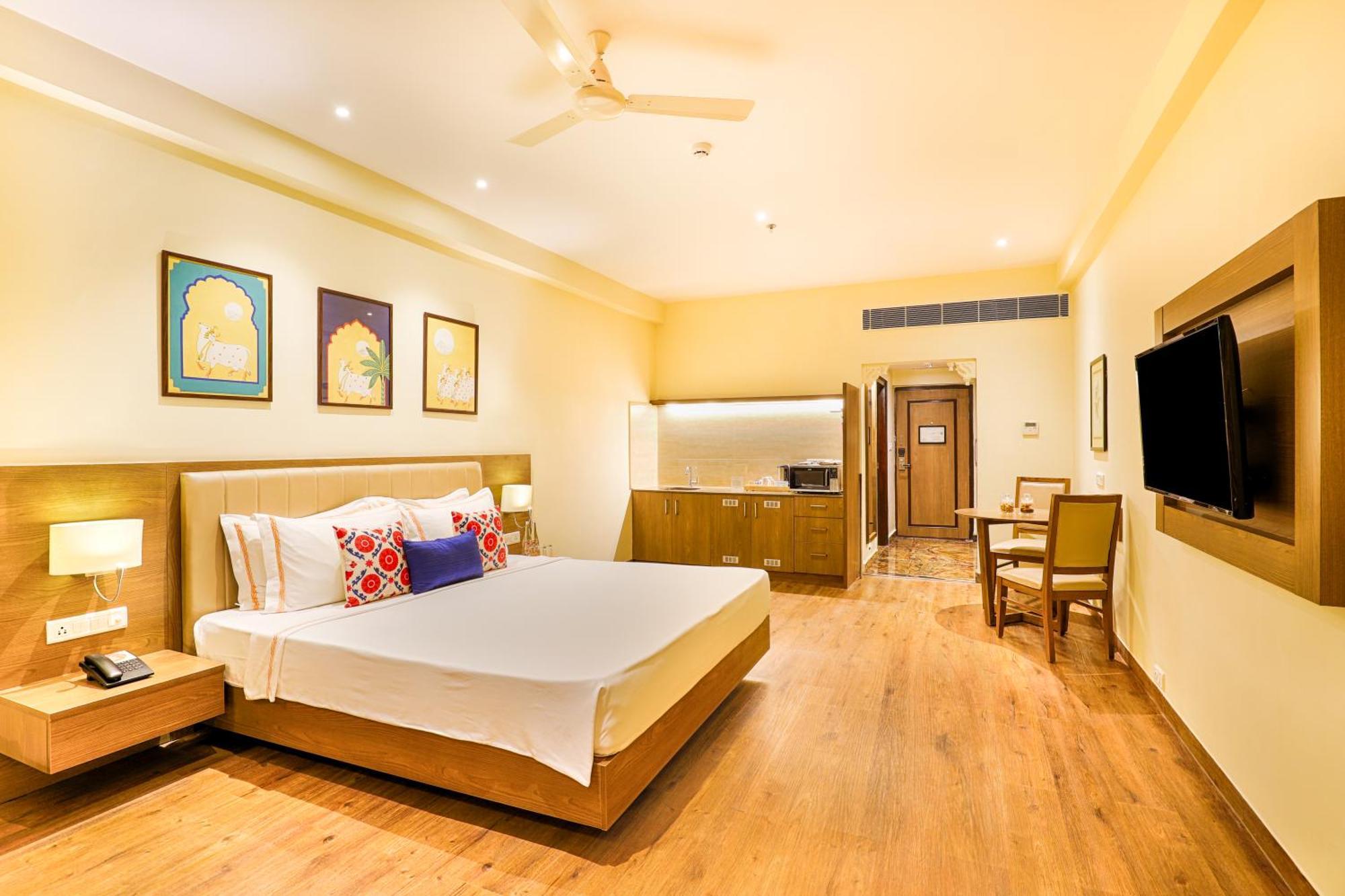 Hotel Club Mahindra Udaipur Esterno foto