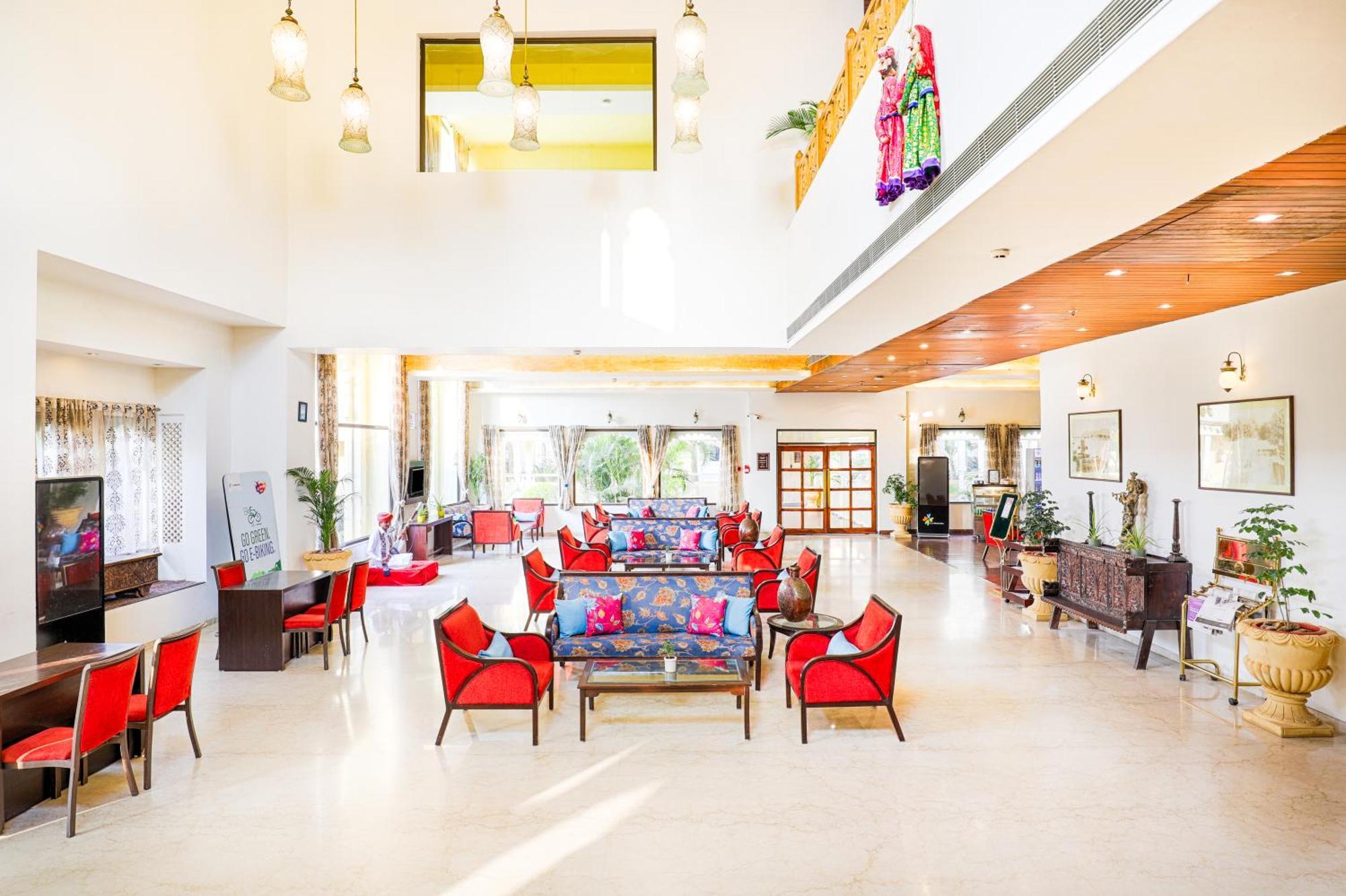 Hotel Club Mahindra Udaipur Esterno foto