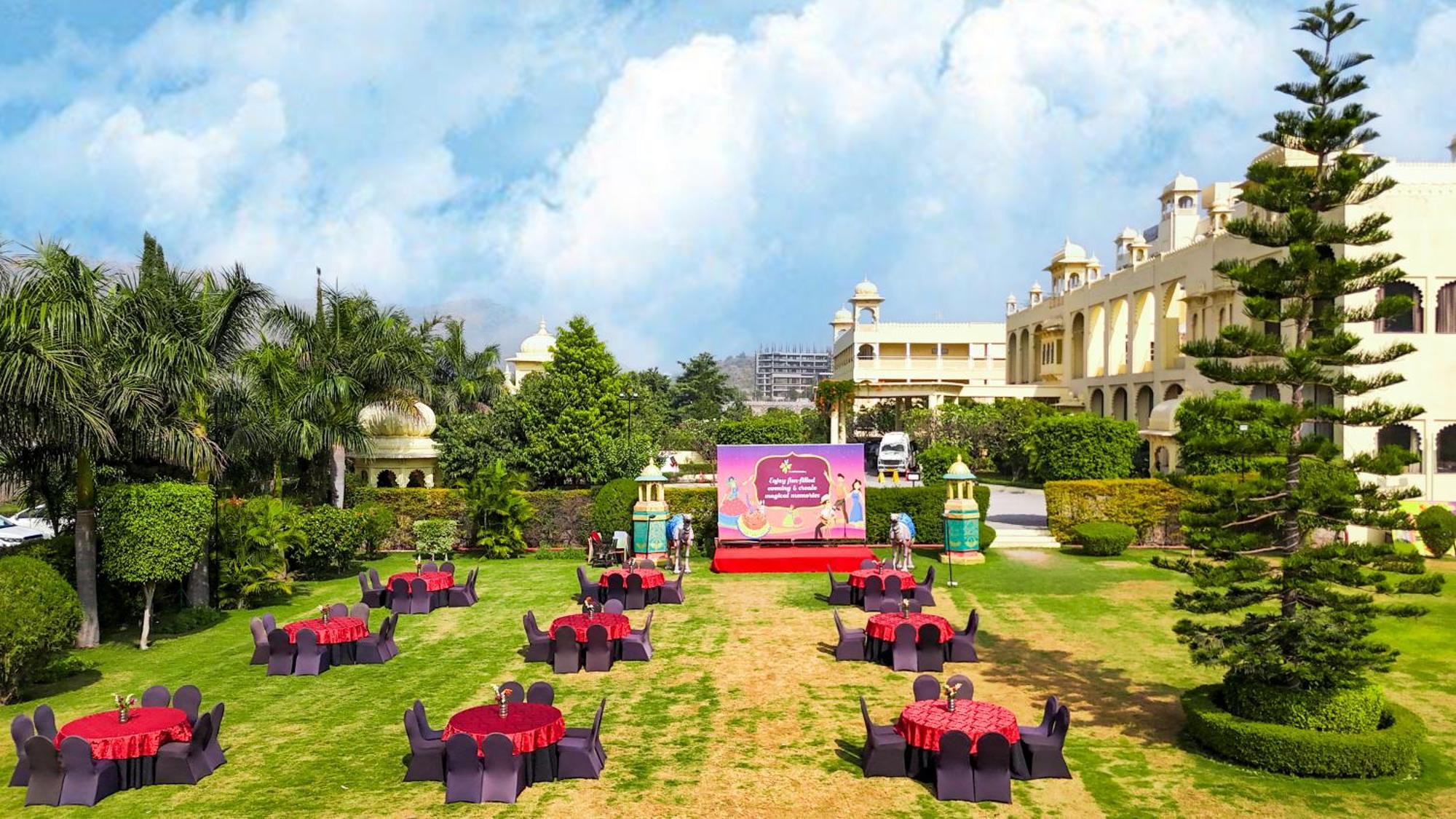 Hotel Club Mahindra Udaipur Esterno foto