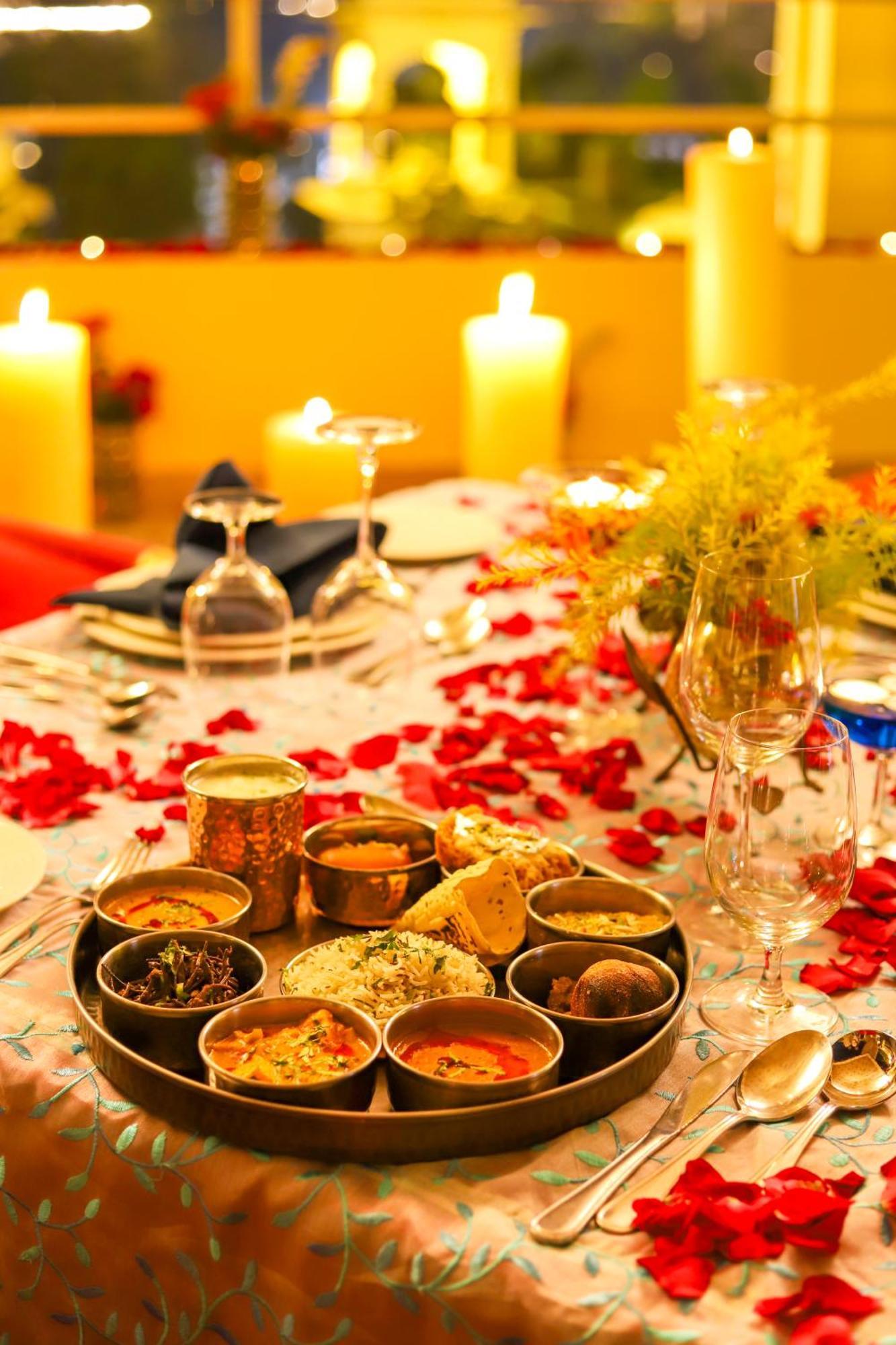 Hotel Club Mahindra Udaipur Esterno foto