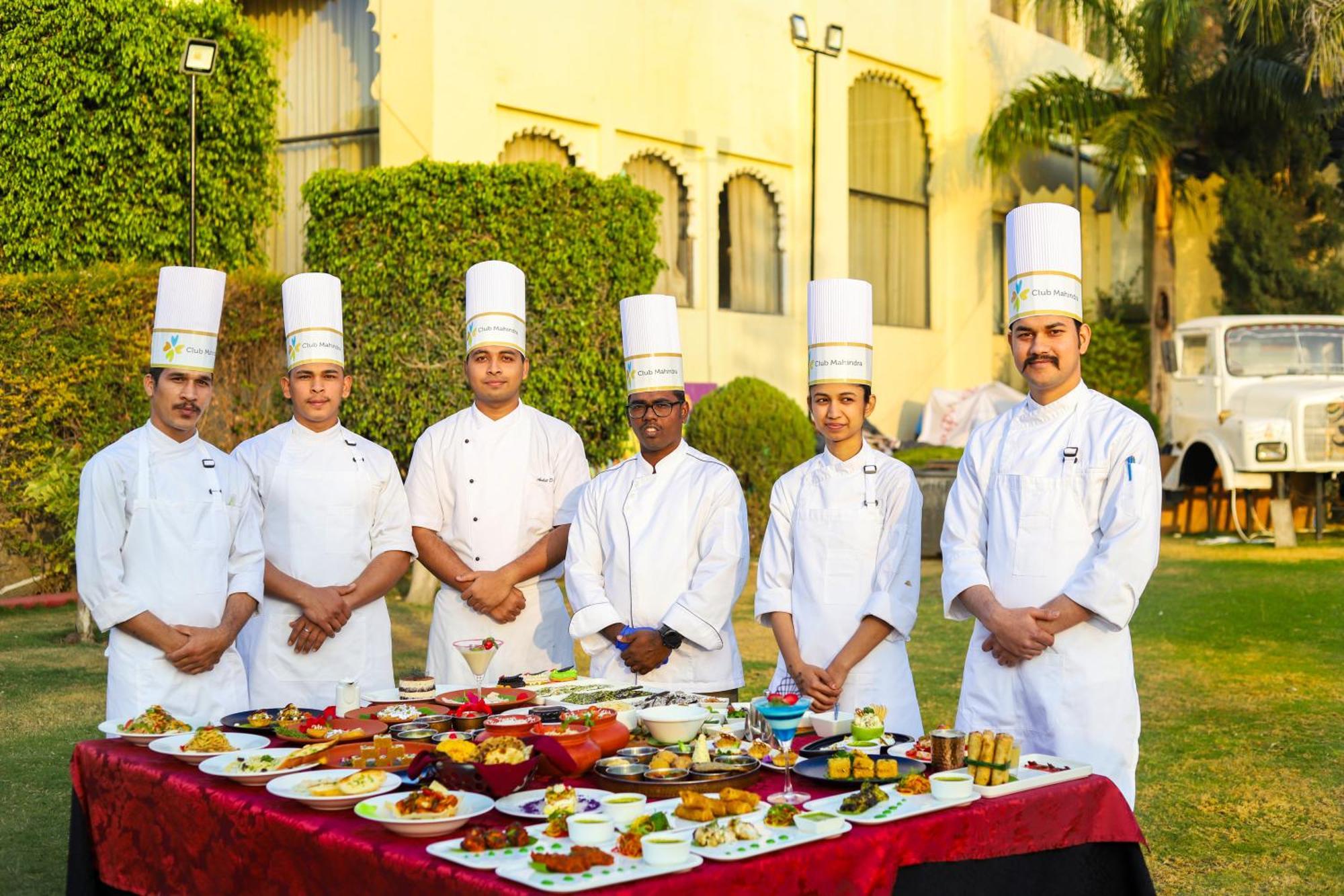 Hotel Club Mahindra Udaipur Esterno foto