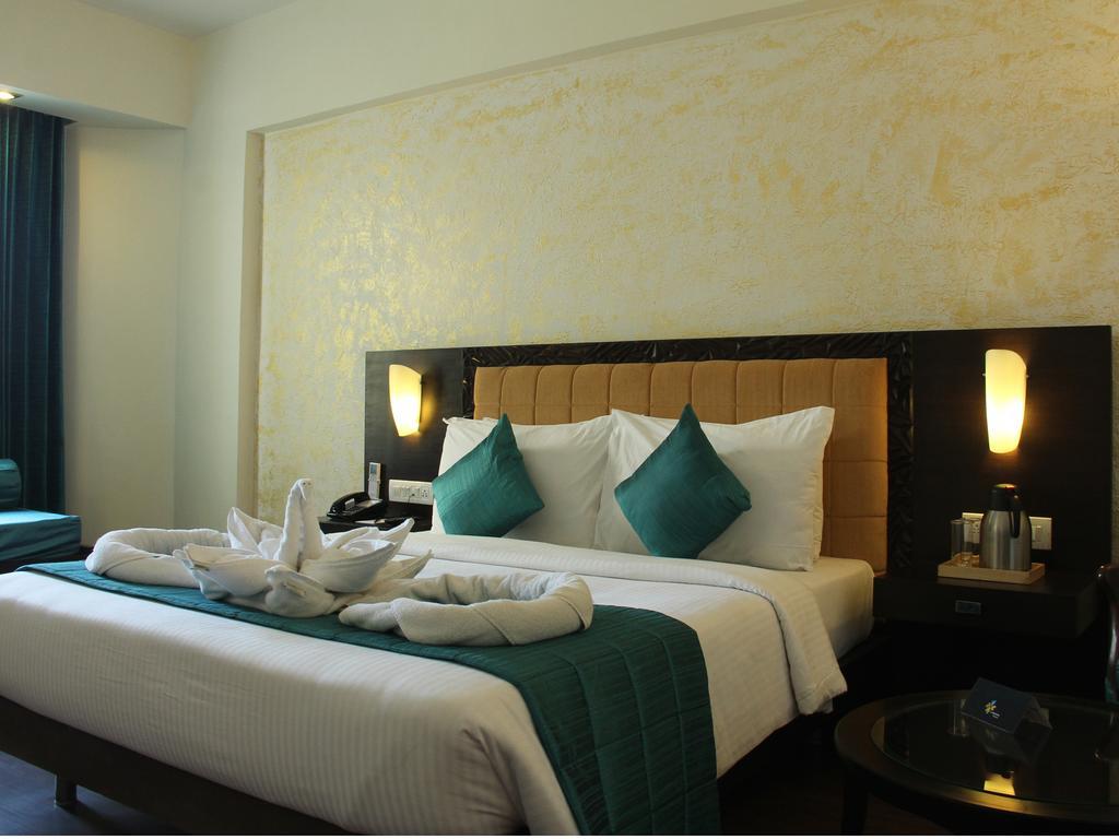 Hotel Club Mahindra Udaipur Esterno foto