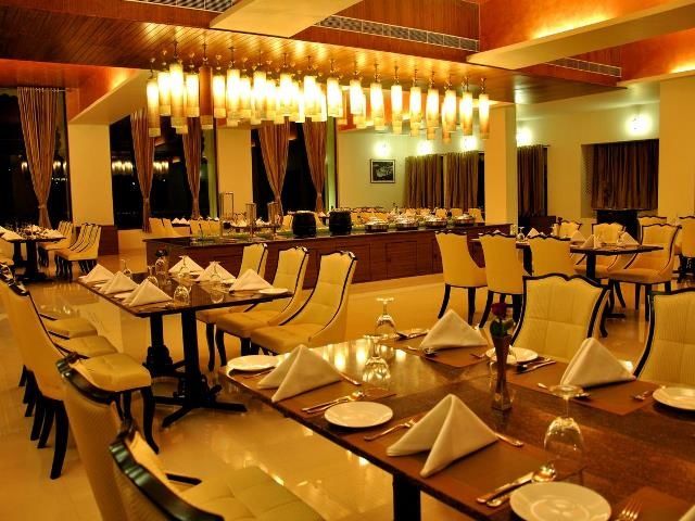 Hotel Club Mahindra Udaipur Esterno foto