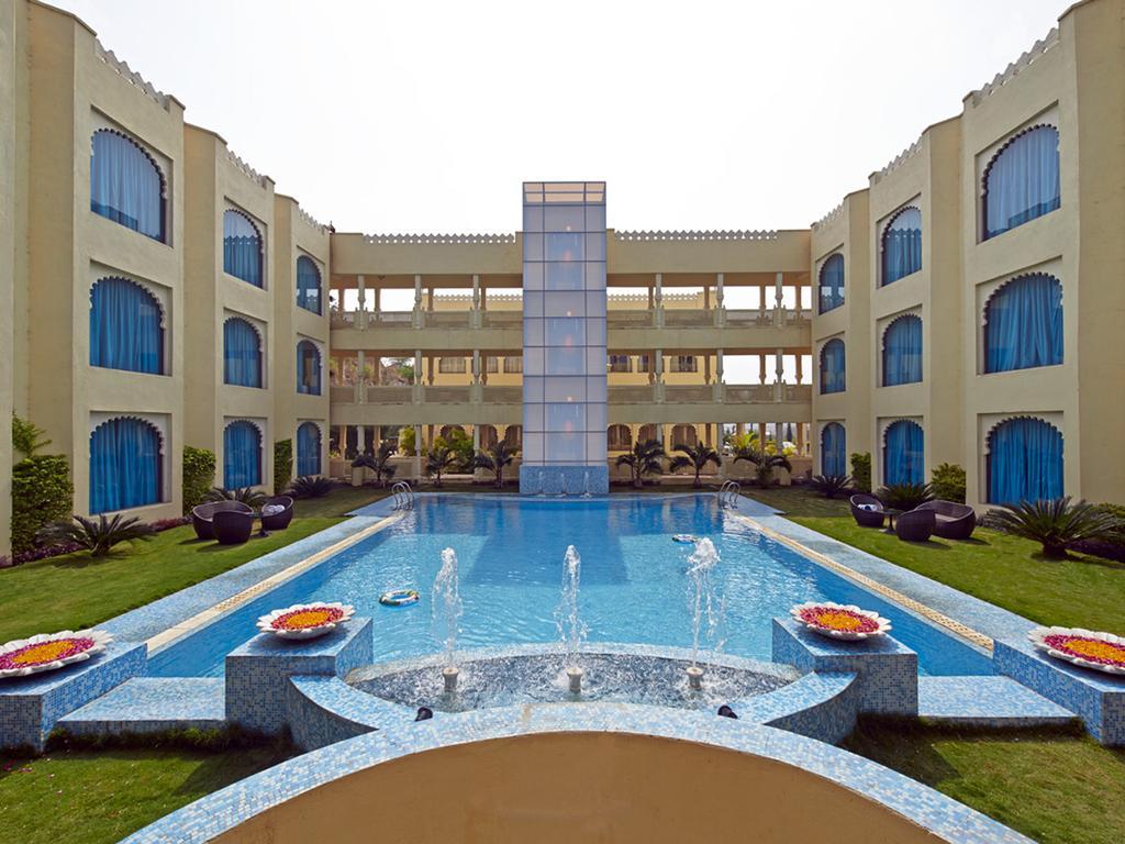 Hotel Club Mahindra Udaipur Esterno foto