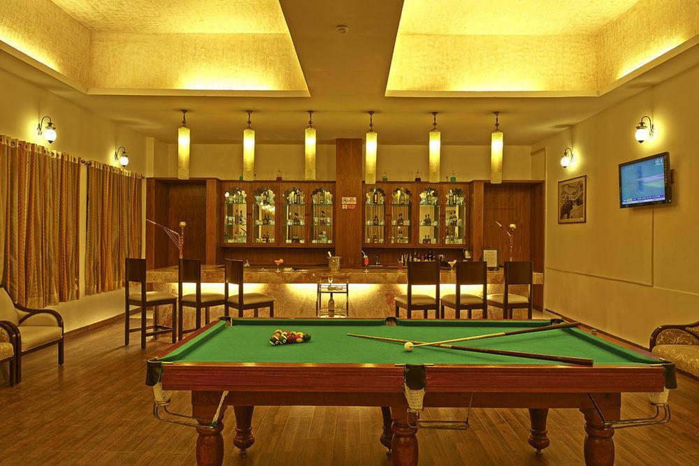 Hotel Club Mahindra Udaipur Esterno foto