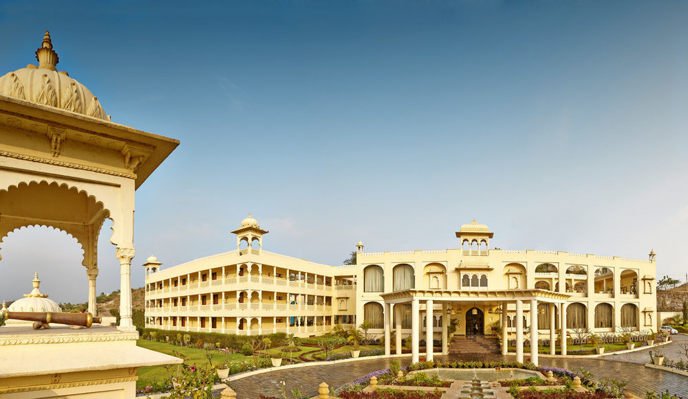 Hotel Club Mahindra Udaipur Esterno foto