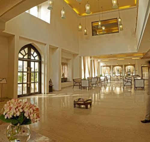 Hotel Club Mahindra Udaipur Esterno foto