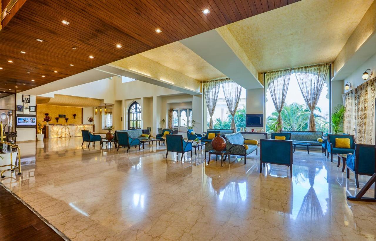 Hotel Club Mahindra Udaipur Esterno foto